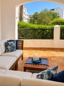 Residence with 9 pools - Spacious 2 terraces, Wi-Fi