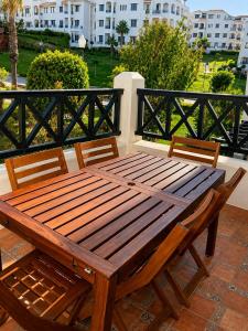 Residence with 9 pools - Spacious 2 terraces, Wi-Fi
