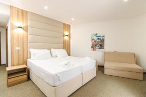 Lux Hotel M - Boutique Hotel & Restaurant