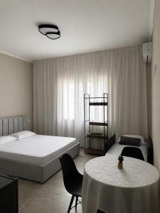 Elens Rooms