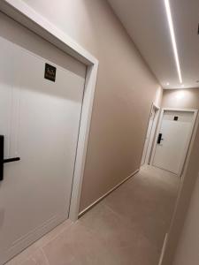 LoAr Rooms