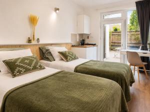 Prague Airport Studio with Kitchenette & Terrace - KindstaySuites