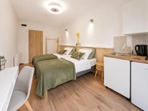 Prague Airport Studio with Kitchenette & Terrace - KindstaySuites