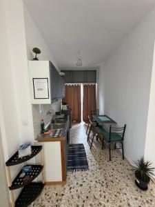 OCEAN VISTA Beachfront Apartment Near Airport-B4