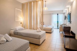 Ocean Beach Hotel