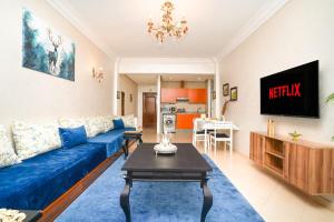 Luxury wintering - pool - terrace - mall within walking distance -