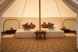 CALMA TIPI Glamping con piscina en Chiclana
