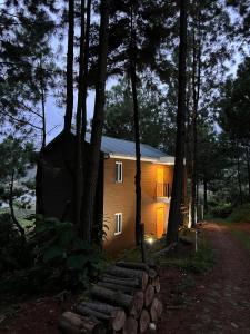 The Avo Village - Cabin with Jacuzzi near Antigua Villa 1