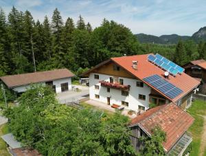 Haus Wörle- Ferienwohnung "Hahle"