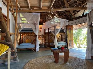 Kameleon Blue Arts Lodge
