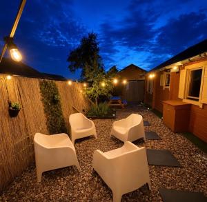 Rustic Western Ranch House with private garden and jacuzzi between Amsterdam Haarlem and Schiphol Airport
