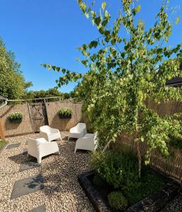 Rustic Western Ranch House with private garden and jacuzzi between Amsterdam Haarlem and Schiphol Airport