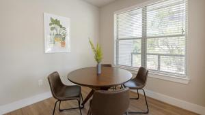 Landing Stunning 2BD Gym Clubhouse