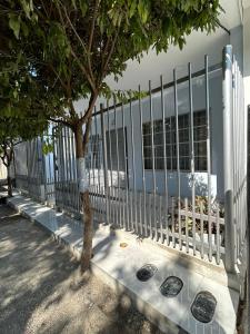 Comfortable spacious House near Av Primera and downtown