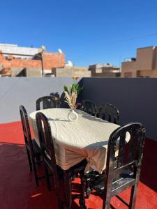 Cozy close to tram and airport and 10min to Rabat