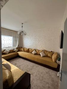 Cozy close to tram and airport and 10min to Rabat