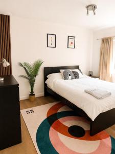 4 Bed Luxury Hot Tub Retreat in local Birmingham