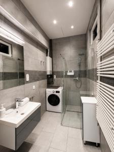 Grey City Comfort 2BR Apartment Near Keleti
