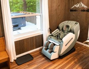 Gunstock Chalet with Hot Tub & Massage Chair