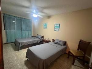 3 bedroom beachfront in Playa de Salinas