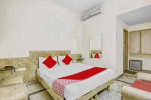 Hotel O Crown Continental