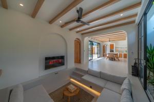 Modern Chic 1-Bedroom & 2-Bedroom Pool Villas Near Bingin Beach