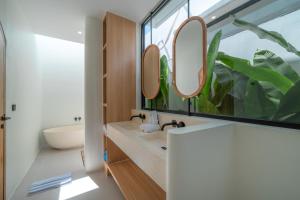 Modern Chic 1-Bedroom & 2-Bedroom Pool Villas Near Bingin Beach