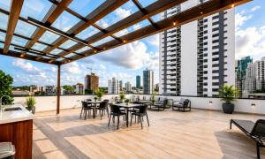 Luxury City Ocean View Apartment Prime Location