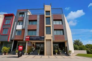 Super Townhouse by OYO Patiala-Zirakpur Crossway Formerly Hotel Dream