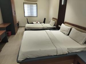 Hotel Radhika