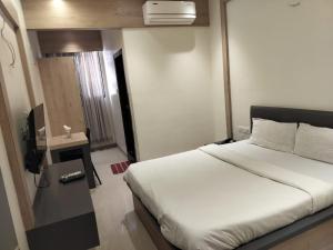 Hotel Radhika