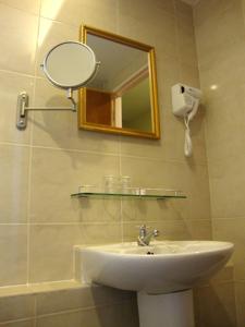 DM Hotel
