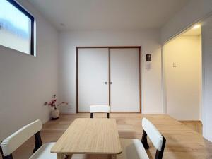 Eizawaken 201 Close to Osaka Dome Taisho Station 5 min walk 3 bedrooms 7 people cooking allowed 2 bathrooms direct access to Kansai Airport