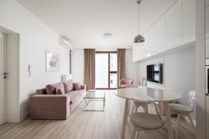 Business Mokotów Park 15 Apartment by BookingHost