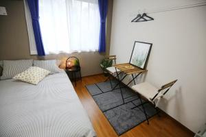 GS102 Ground Floor Open Plan Home Double Bed Private Kitchen and Bath Sleeps 2