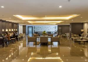 23F Skyline View Air Residences Makati Fast WiFi