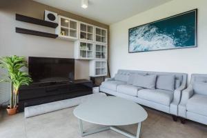 2 Bedroom High Floor Sea View Unit
