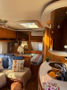 Clementine the Caravan