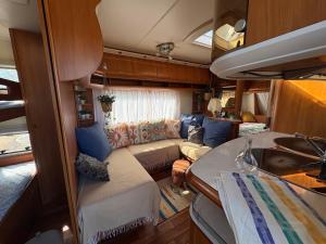 Clementine the Caravan