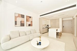 Brand New 1BR with Modern Furnishing by BMS