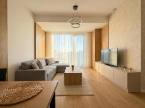 Stylish 1BR Apt with Living Room City Comfort