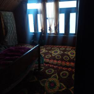 Khan guest house Naranag
