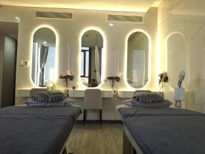 T Villa