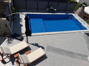 Lucija Apartmani with Pool