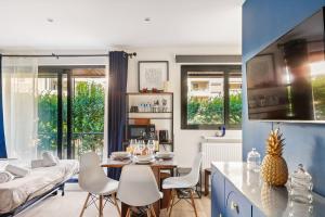 TheBlueStay 105 - Lovely Terrace Apt in Levallois