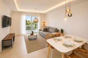 Riviera del Sol, walking distance to the beach