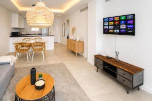Riviera del Sol, walking distance to the beach