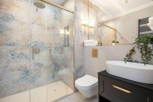 Luxury Apartments with Balconies and Air-Conditioning by Renters Prestige