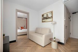 Luxury Apartments with Balconies and Air-Conditioning by Renters Prestige
