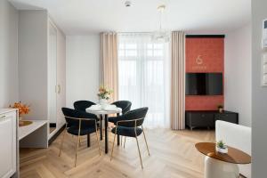 Luxury Apartments with Balconies and Air-Conditioning by Renters Prestige